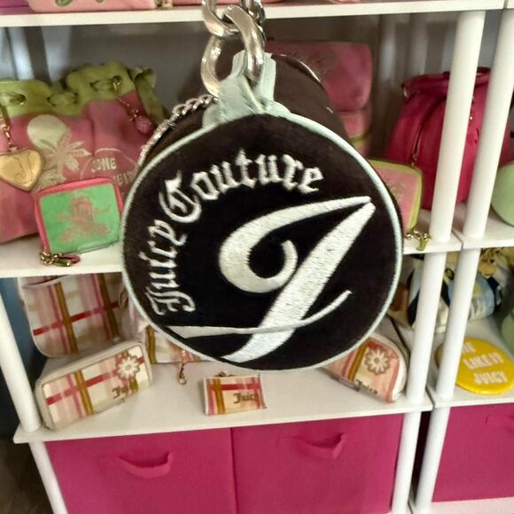 SOLD Y2K Vintage “I Love Juicy “ Brown Barrel Bag - Picture 2 of 8